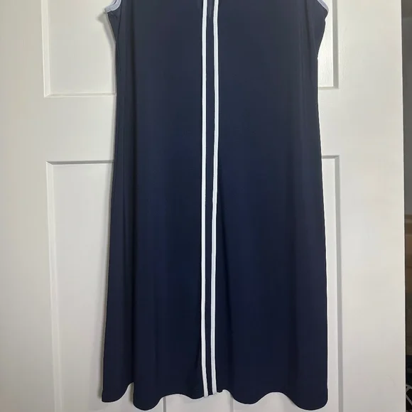 A line women's sleeveless blue dress. size M. - Picture 3 of 4